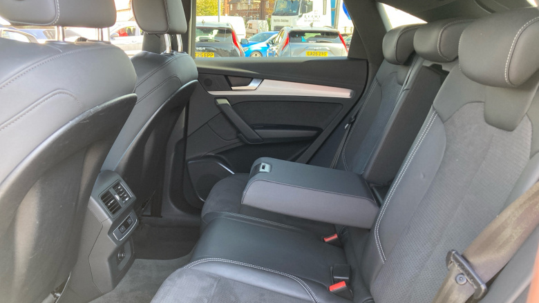 Audi Q5 40 TDI Quattro S Line 5dr S Tronic Diesel Estate